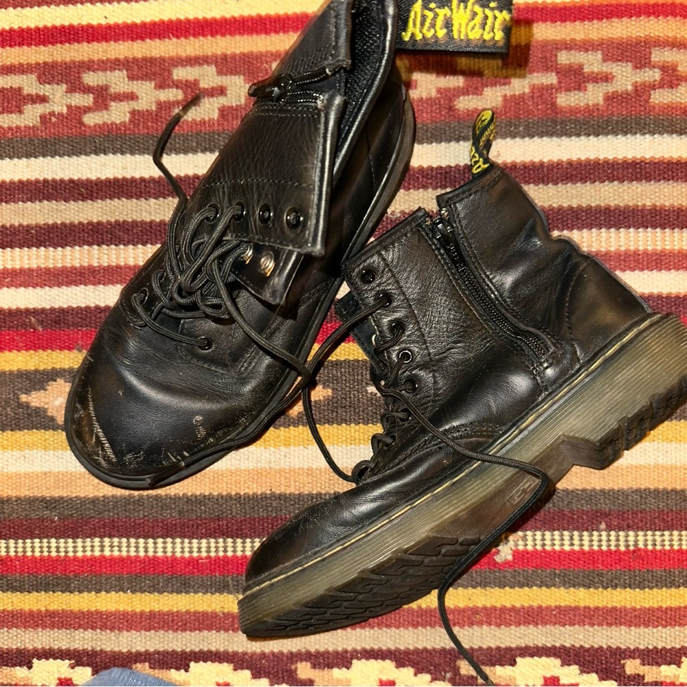 Dr. Martens Black Leather Boots vintage